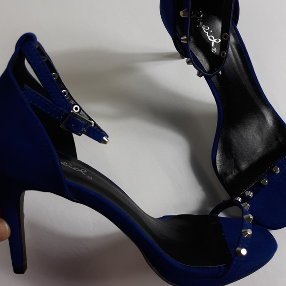 Qupid Women Blue Size 7.5 Studded High Heel Shoes - Picture 5 of 7